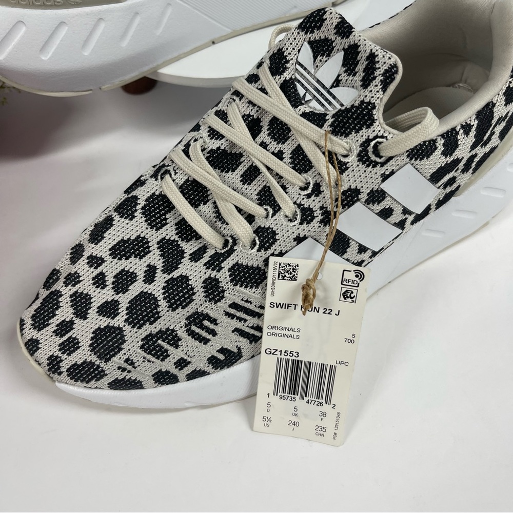 🏃🏽‍♀️HP! ADIDAS SWIFT RUN 22 DALMATIAN - Picture 2 of 12